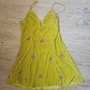 URBAN OUTFITTERS velvet floral dress